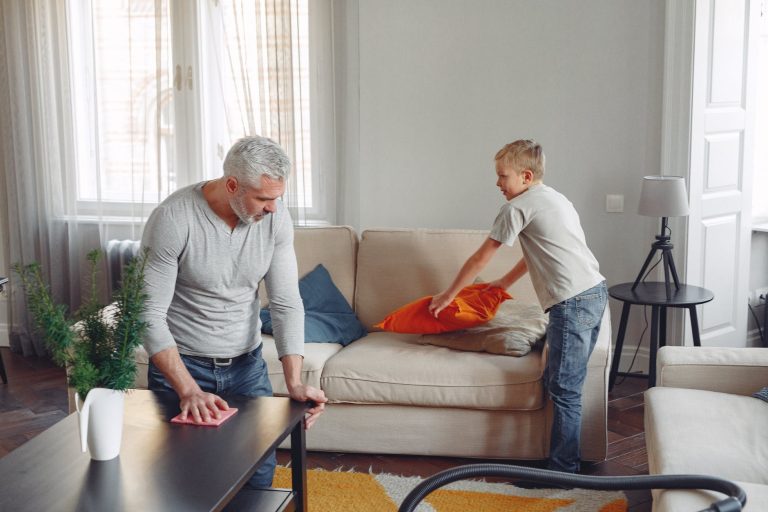 Consejos de limpieza para un padre que se queda en casa