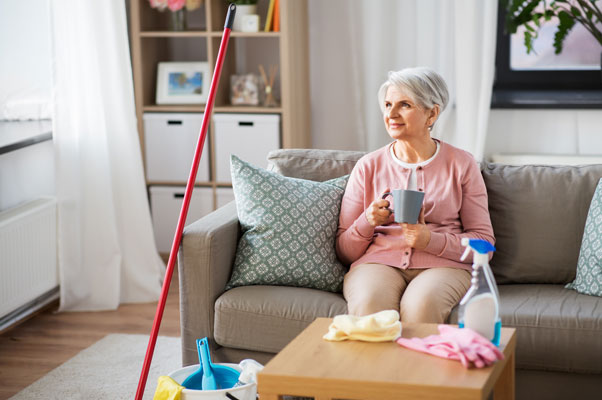 Limpieza del hogar para personas mayores: apoyo para el envejecimiento en el lugar – Limpieza del hogar Carnation