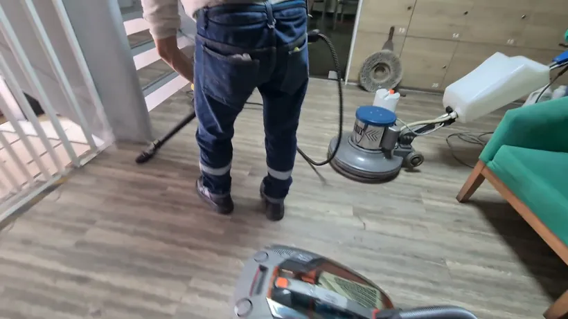 limpieza de pisos carrusel 6
